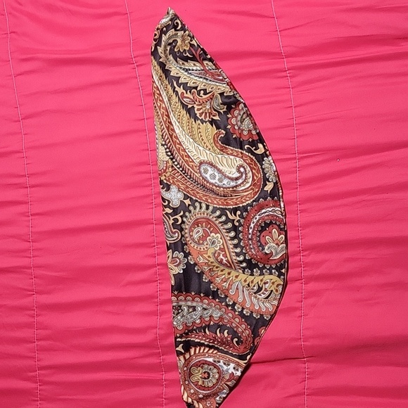 Vintage 1970's paisley dress w/ neck scarf - Picture 12 of 12